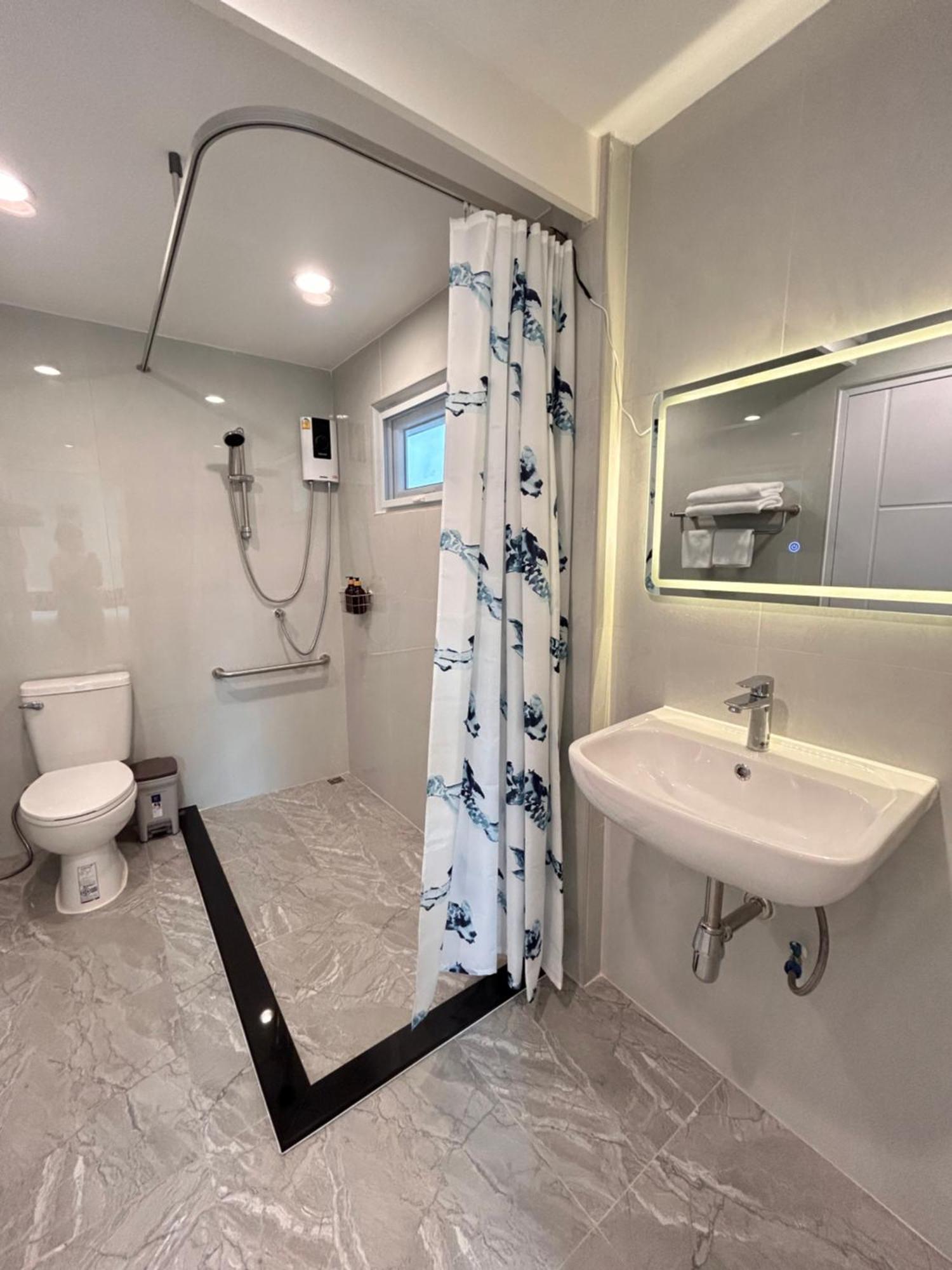 Bed and Breakfast Baan Boon Bangkok Esterno foto