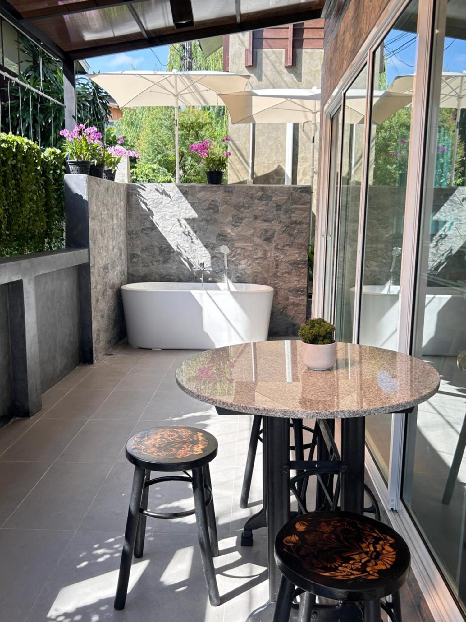 Bed and Breakfast Baan Boon Bangkok Esterno foto
